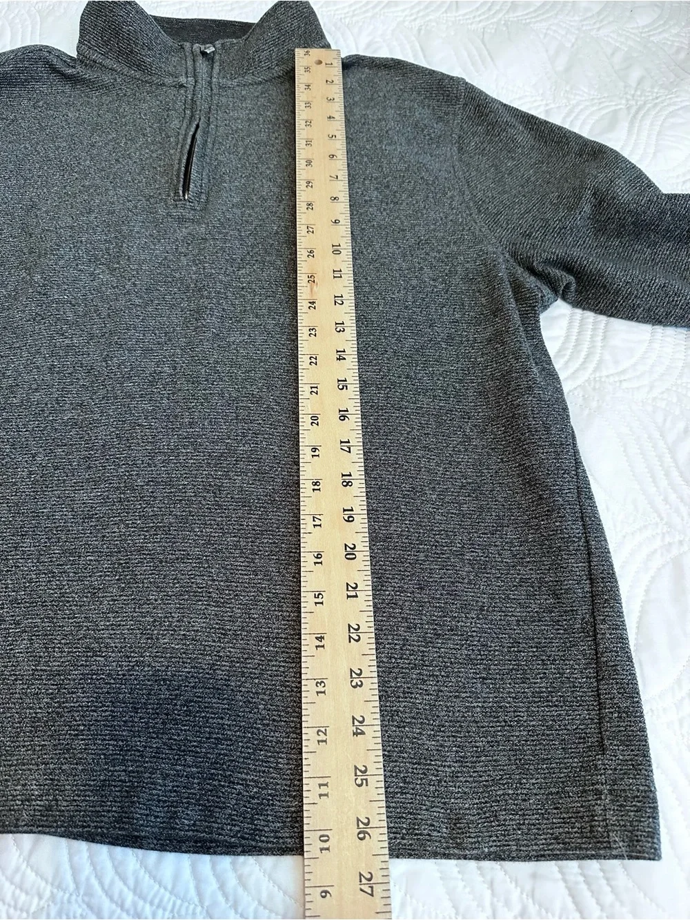 Van Heusen Men's Sz. XL Charcoal Quarter-Zip Sweater